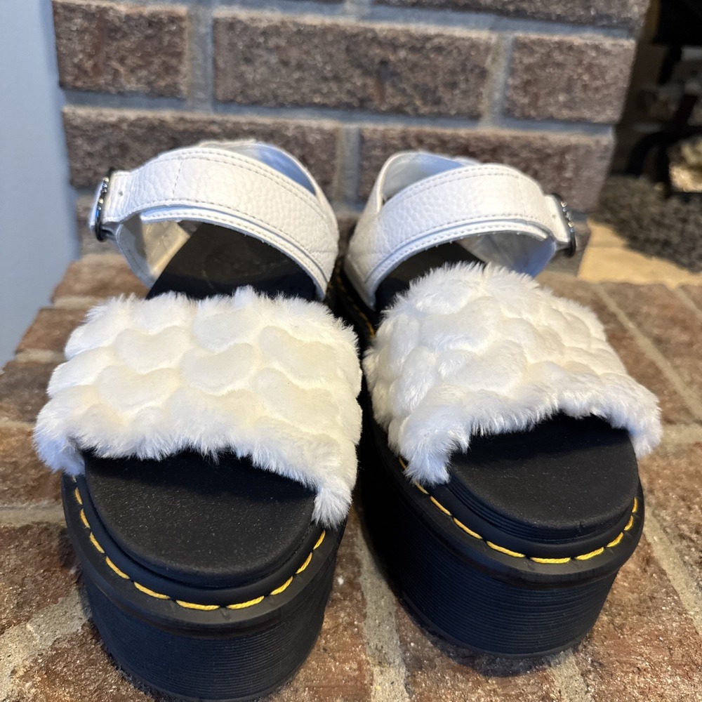 Dr. Martens Voss Quad Fluffy Sandals Women 8 White Heart Buckle Chunky Platform - Picture 2 of 16